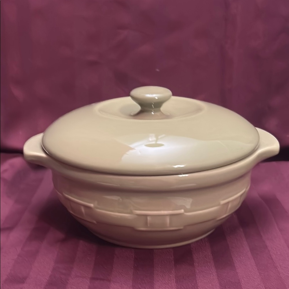 Longaberger Sage 3 Quart Covered Casserole Dish